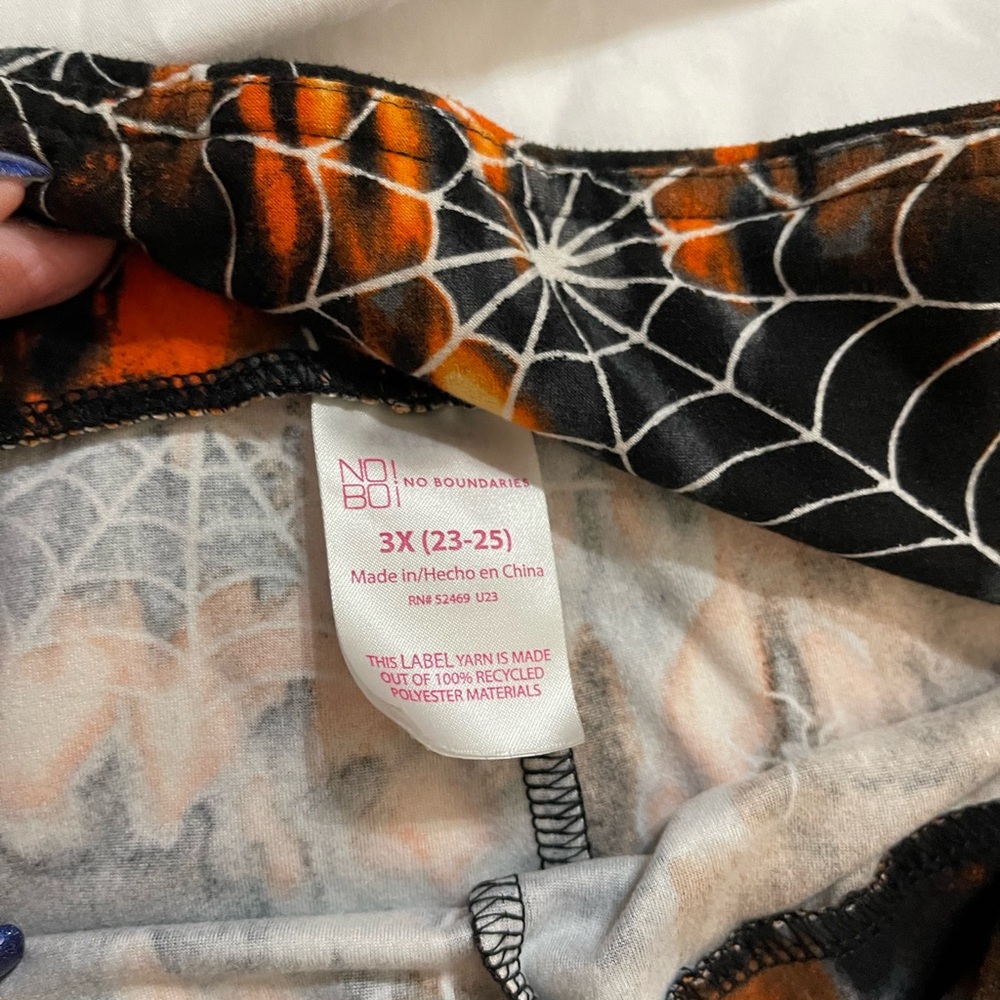 Halloween 🎃 No Boundaries Orange and Black Web
Leggings size 3x - Picture 3 of 3